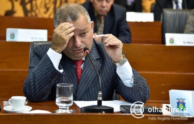 Misael tem at o dia 31 de dezembro para exonerar 400 funcionrios comissionados da Cmara